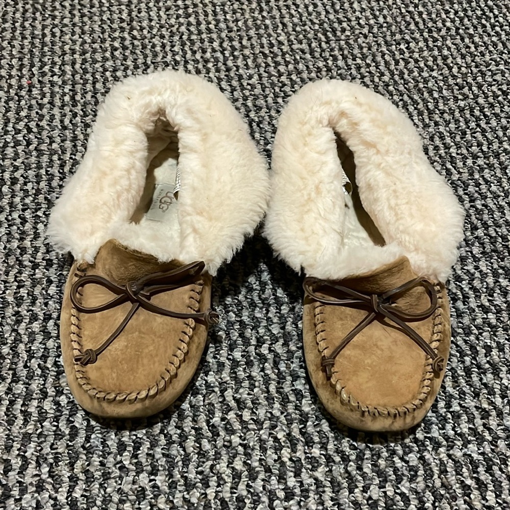 Uggs - image 1